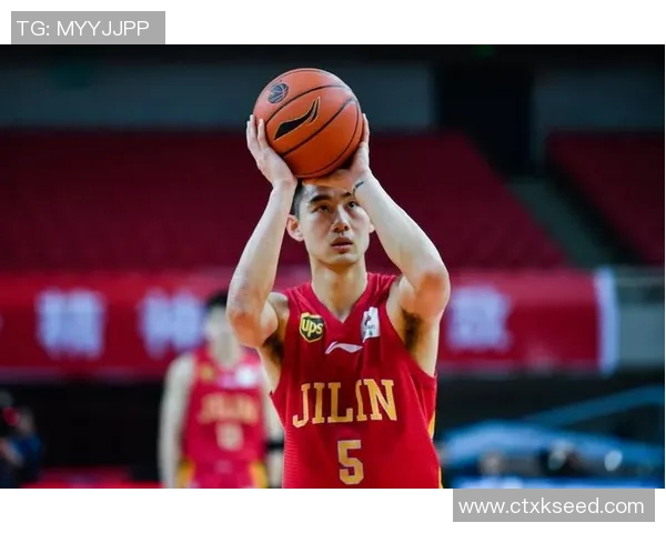 感恩节期间埃奇库姆社媒直播训练展现球员拼搏精神